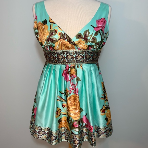 Forever 21 Tops - Gorgeous Beaded waistline v neck baby doll tank Forever 21 Tops - Gorgeous Beaded waistline v neck baby doll tank